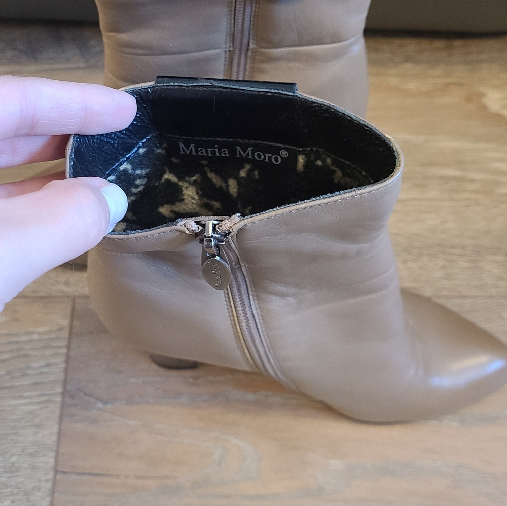 Tan booties - Picture 3 of 4